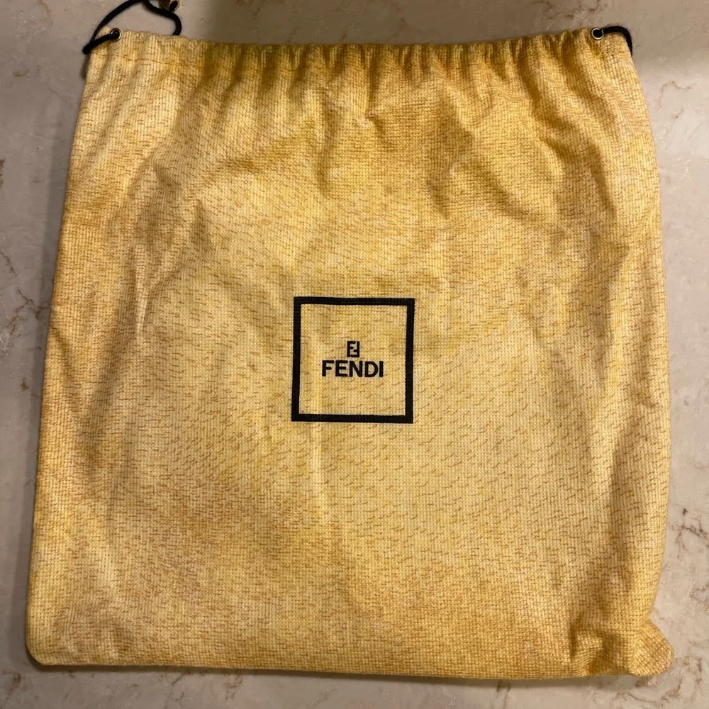 Authenticated Fendi Zucca Vintage Y2K Shoulder Purse Excellent Condition - Picture 15 of 16